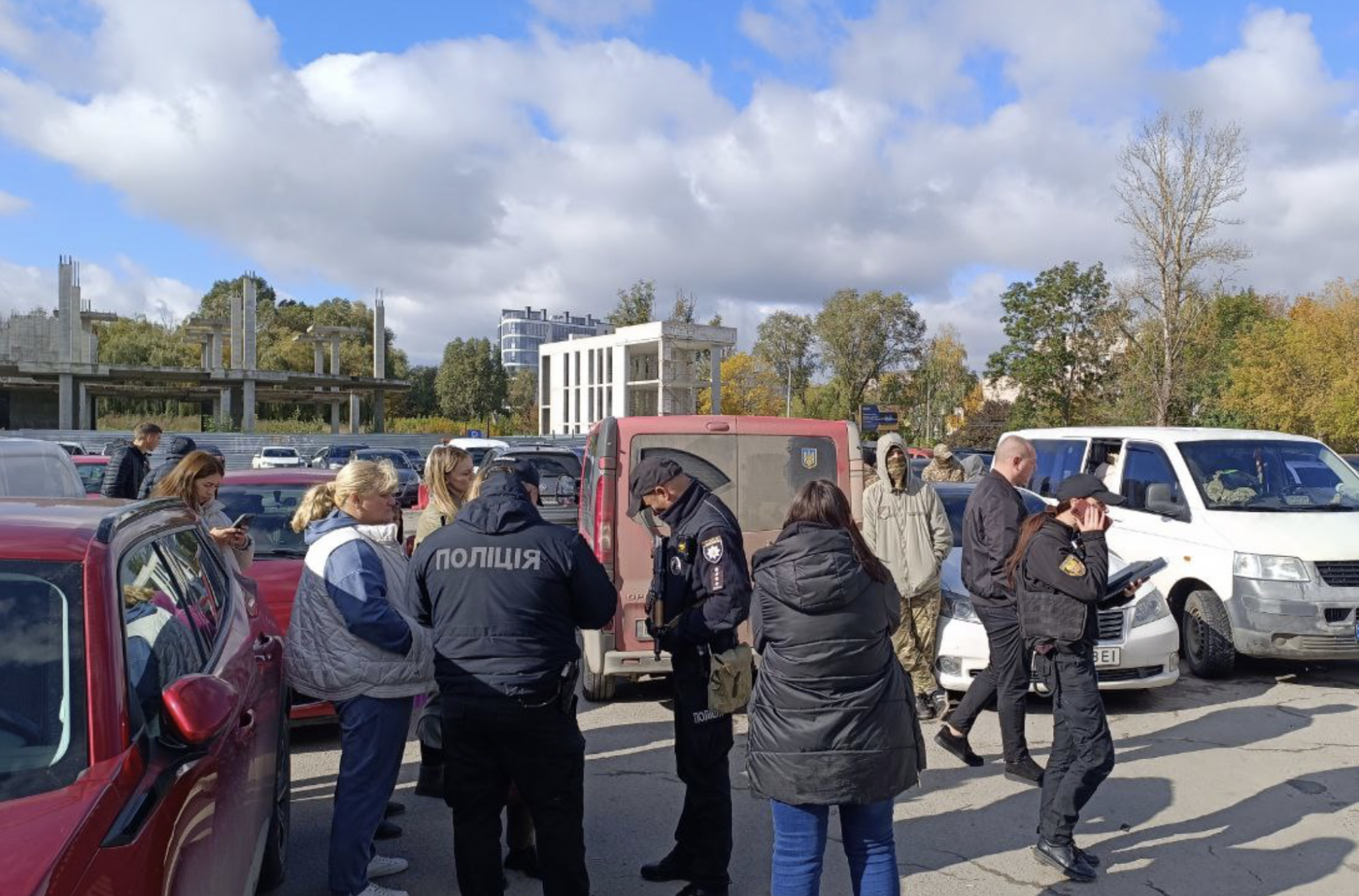 Новини Тернополя - фото з «Пити і їсти не давати!» Біля Орнави сутичка через блокування цивільних у авто
