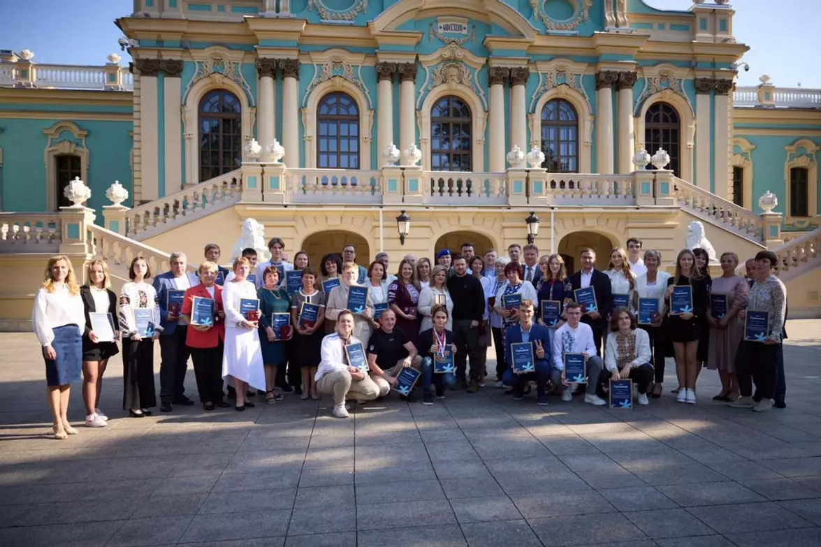 Зеленський нагородив вчителів географії