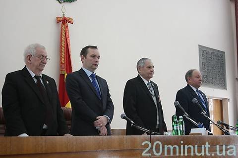 В Житомирі визначили, як зустрічатимуть знаменну дату 70-річчя Великої Перемоги на сайті 20minut.ua В Житомирі визначили, як зустрічатимуть знаменну дату 70-річчя Великої Перемоги, фото №1 на сайті 20minut.ua