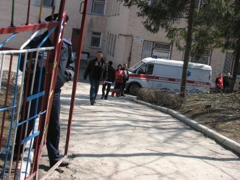 Чоловік загинув від бензопили на подвір’ї дитсадка на сайті 20minut.ua Чоловік загинув від бензопили на подвір’ї дитсадка, фото №1 на сайті 20minut.ua