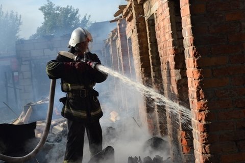 В Коростишеві згоріло два автомобілі, мотоцикл і чотири гаражі на сайті 20minut.ua В Коростишеві згоріло два автомобілі, мотоцикл і чотири гаражі , фото №5 на сайті 20minut.ua