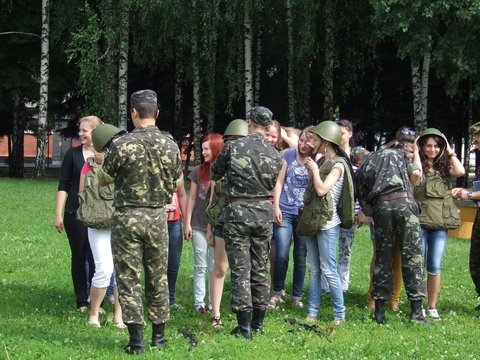 Один день в армії: як першокурсниці в солдати пробувались , фото №16 на сайті 20minut.ua