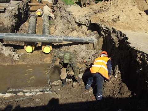 На К. Маркса міняють тепломережу. Гарячої води не буде до опалювального сезону, фото №2 на сайті 20minut.ua