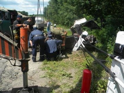 У Хмельницькій області "Жигулі" влетіли під ЗІЛ – загинуло п'ятеро, фото №1 на сайті vsim.ua