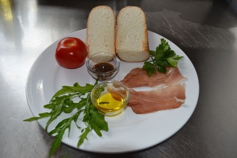 Готуємо італійську брускету з пармською шинкою, фото №1 на сайті 20minut.ua