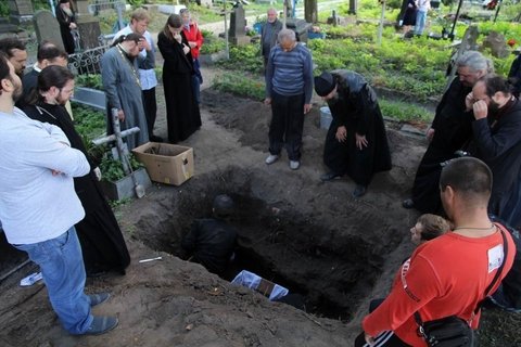 В Житомирі вдруге перепоховають священника, фото №5 на сайті 20minut.ua