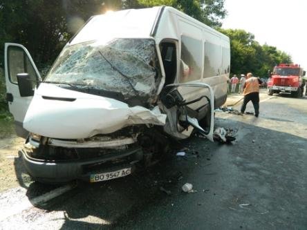 Біля Шляхтинців аварія. Загинув працівник УБОЗу, є травмовані на сайті 20minut.ua Біля Шляхтинців аварія. Загинув працівник УБОЗу, є травмовані, фото №1 на сайті 20minut.ua