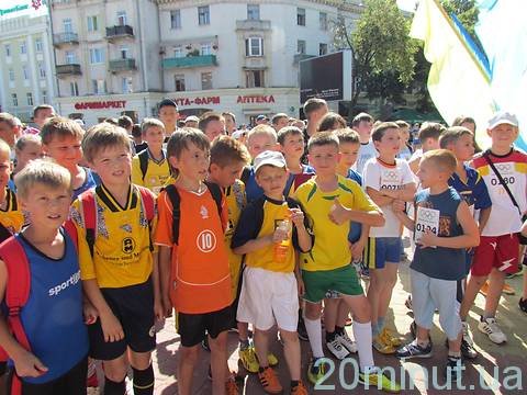 На Театральному майдані відбувся здоровий забіг, фото №1 на сайті 20minut.ua