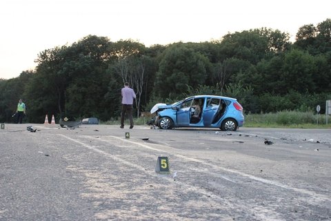 Поблизу Білої - аварія: перевернутий бус та побита легківка (ОНОВЛЕНО), фото №2 на сайті 20minut.ua