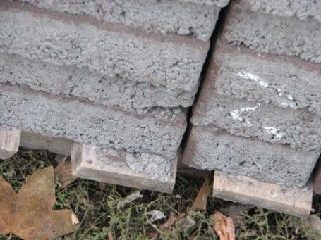 Фото дня: в "Топільче" завезли бруківку, фото №2 на сайті 20minut.ua
