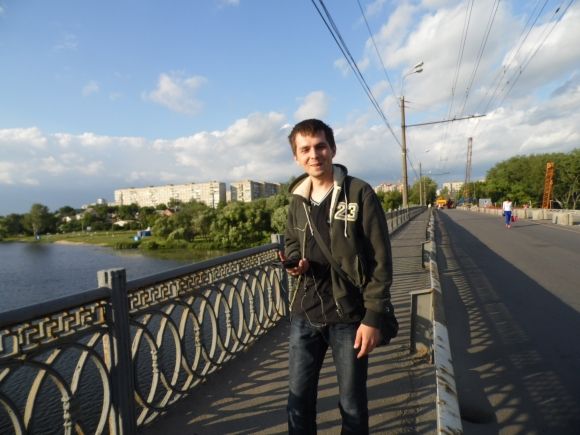 Пішки через закритий міст. Ремонтники кажуть, що 19 днів їм може не вистачити, фото №1 на сайті 20minut.ua