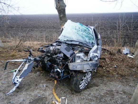 Внаслідок ДТП на Житомирщині водій загинув, а пасажирка перебуває у лікарні. Фото на сайті 20minut.ua Внаслідок ДТП на Житомирщині водій загинув, а пасажирка перебуває у лікарні. Фото, фото №1 на сайті 20minut.ua
