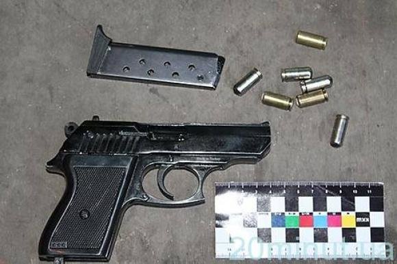 У Немирові на блок-посту міліція «взяла» озброєних бойовиків на сайті 20minut.ua У Немирові на блок-посту міліція «взяла» озброєних бойовиків , фото №3 на сайті 20minut.ua