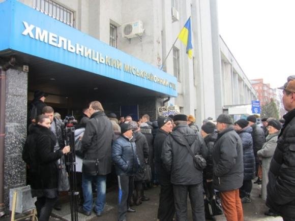 Червонюка випустили із зали суду (ВІДЕО), фото №2 на сайті vsim.ua