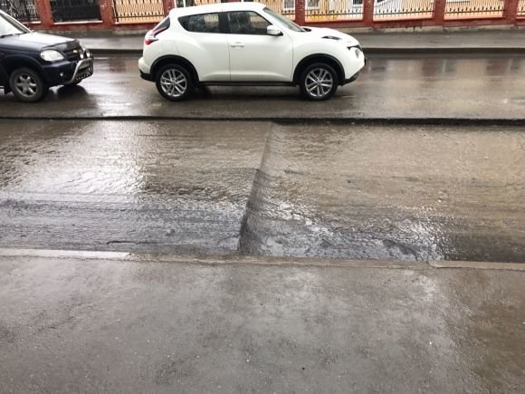 У Тернополі кладуть асфальт і не зважають на дощ на сайті 20minut.ua У Тернополі кладуть асфальт і не зважають на дощ, фото №3 на сайті 20minut.ua