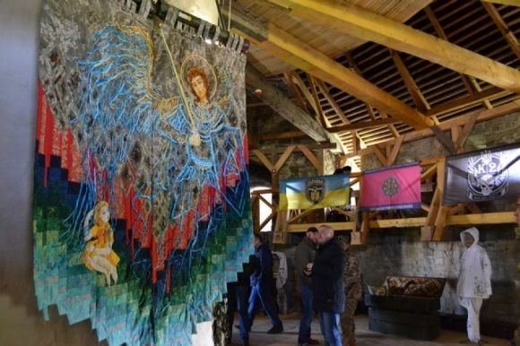 У Кам’янці відкрили виставку «Військово-польовий АРТ», фото №1 на сайті 20minut.ua