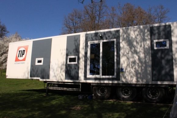 Вінничанин за 12 тисяч доларів побудував дім на колесах на березі Бугу на сайті 20minut.ua Вінничанин за 12 тисяч доларів побудував дім на колесах на березі Бугу, фото №13 на сайті 20minut.ua