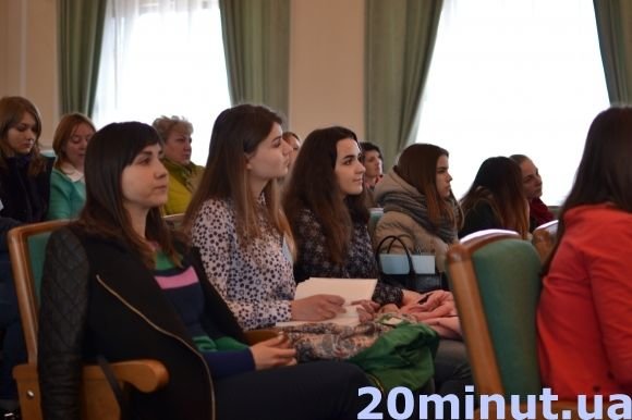 Про соцмережі, журналістські стандарти і «песика»: у Кам’янці минув перший день медіа-форуму, фото №1 на сайті 20minut.ua