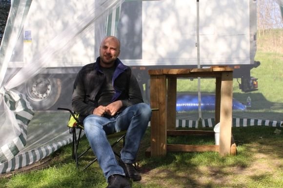 Вінничанин за 12 тисяч доларів побудував дім на колесах на березі Бугу на сайті 20minut.ua Вінничанин за 12 тисяч доларів побудував дім на колесах на березі Бугу, фото №10 на сайті 20minut.ua