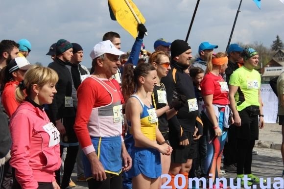 З Кам’янця до Хотина бігли спортсмени. У місті пройшов напівмарафон, фото №1 на сайті 20minut.ua