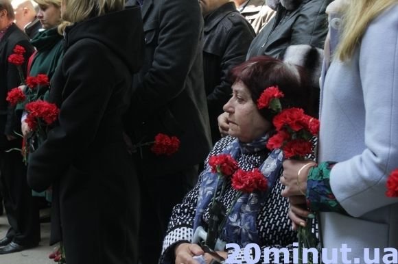 У Кам’янці встановили меморіальну дошку загиблому “кіборгу” на сайті 20minut.ua У Кам’янці встановили меморіальну дошку загиблому “кіборгу”, фото №1 на сайті 20minut.ua