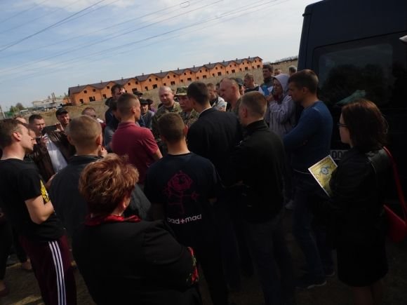 Агрономічне і студенти аграрного. Стережуть одне поле у різних наметах (ВІДЕО), фото №10 на сайті 20minut.ua