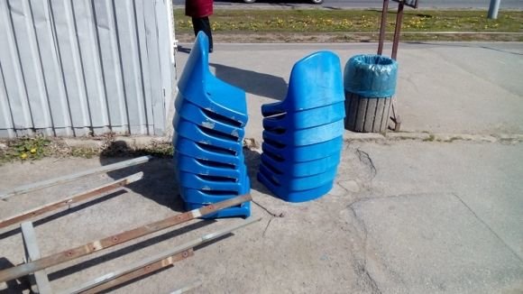 Біля Книжки змінили «не форматну» зупинку. Нова буде чистішою на сайті 20minut.ua Біля Книжки змінили «не форматну» зупинку. Нова буде чистішою, фото №1 на сайті 20minut.ua