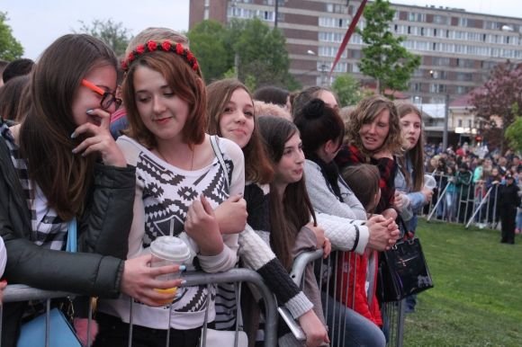 Як у Вінниці відкривали фонтан Roshen: (ВІДЕО, ФОТОРЕПОРТАЖ) на сайті 20minut.ua Як у Вінниці відкривали фонтан Roshen: (ВІДЕО, ФОТОРЕПОРТАЖ), фото №11 на сайті 20minut.ua