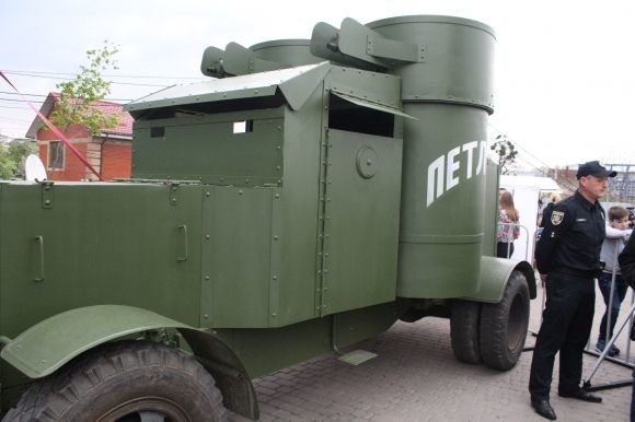 Як у Вінниці відкривали фонтан Roshen: (ВІДЕО, ФОТОРЕПОРТАЖ) на сайті 20minut.ua Як у Вінниці відкривали фонтан Roshen: (ВІДЕО, ФОТОРЕПОРТАЖ), фото №3 на сайті 20minut.ua