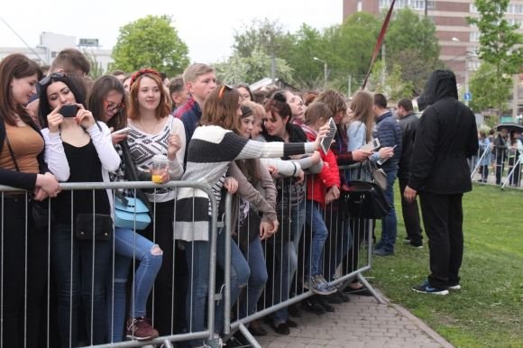 Як у Вінниці відкривали фонтан Roshen: (ВІДЕО, ФОТОРЕПОРТАЖ) на сайті 20minut.ua Як у Вінниці відкривали фонтан Roshen: (ВІДЕО, ФОТОРЕПОРТАЖ), фото №1 на сайті 20minut.ua