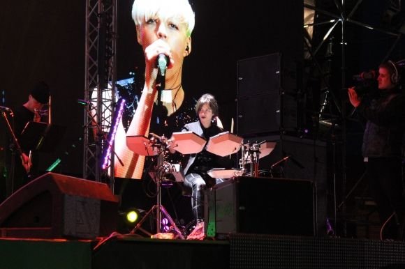 Як у Вінниці відкривали фонтан Roshen: (ВІДЕО, ФОТОРЕПОРТАЖ) на сайті 20minut.ua Як у Вінниці відкривали фонтан Roshen: (ВІДЕО, ФОТОРЕПОРТАЖ), фото №23 на сайті 20minut.ua