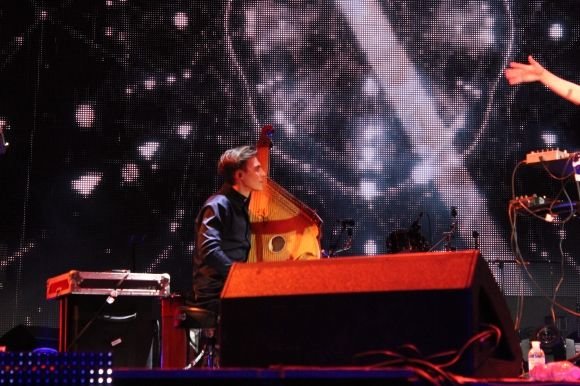 Як у Вінниці відкривали фонтан Roshen: (ВІДЕО, ФОТОРЕПОРТАЖ) на сайті 20minut.ua Як у Вінниці відкривали фонтан Roshen: (ВІДЕО, ФОТОРЕПОРТАЖ), фото №21 на сайті 20minut.ua