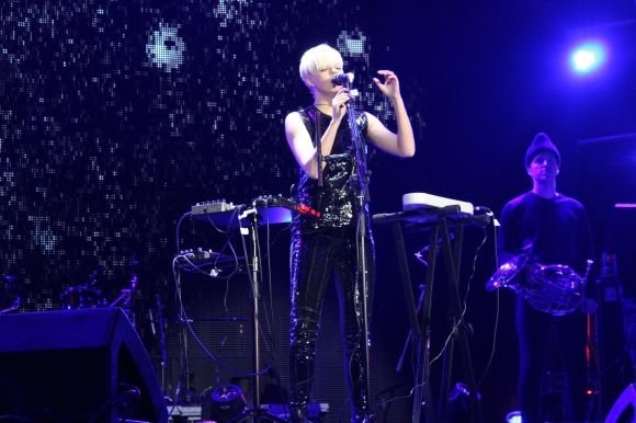 Як у Вінниці відкривали фонтан Roshen: (ВІДЕО, ФОТОРЕПОРТАЖ) на сайті 20minut.ua Як у Вінниці відкривали фонтан Roshen: (ВІДЕО, ФОТОРЕПОРТАЖ), фото №24 на сайті 20minut.ua