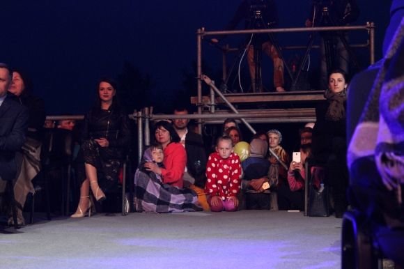 Як у Вінниці відкривали фонтан Roshen: (ВІДЕО, ФОТОРЕПОРТАЖ) на сайті 20minut.ua Як у Вінниці відкривали фонтан Roshen: (ВІДЕО, ФОТОРЕПОРТАЖ), фото №22 на сайті 20minut.ua