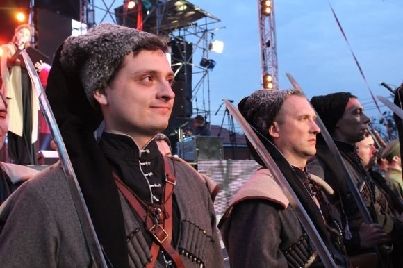 Як у Вінниці відкривали фонтан Roshen: (ВІДЕО, ФОТОРЕПОРТАЖ) на сайті 20minut.ua Як у Вінниці відкривали фонтан Roshen: (ВІДЕО, ФОТОРЕПОРТАЖ), фото №19 на сайті 20minut.ua