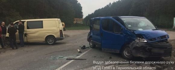 ДТП на Кременеччині: зіткнулись три автівки, двоє людей у лікарні, фото №1 на сайті 20minut.ua