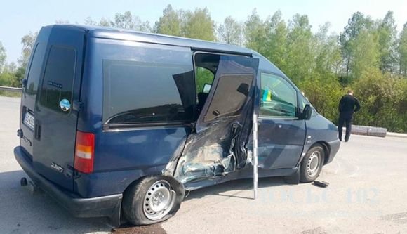 На Тернопільщині "ВАЗ" протаранив Citroen, фото №2 на сайті 20minut.ua