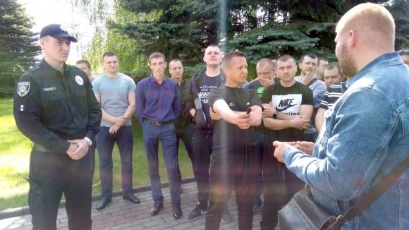 Активісти через європейські номери «поставили на вуха» митницю, копів та поліцію області, фото №5 на сайті 20minut.ua