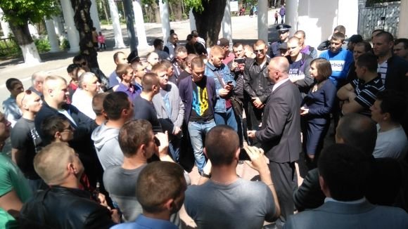 Активісти через європейські номери «поставили на вуха» митницю, копів та поліцію області, фото №6 на сайті 20minut.ua