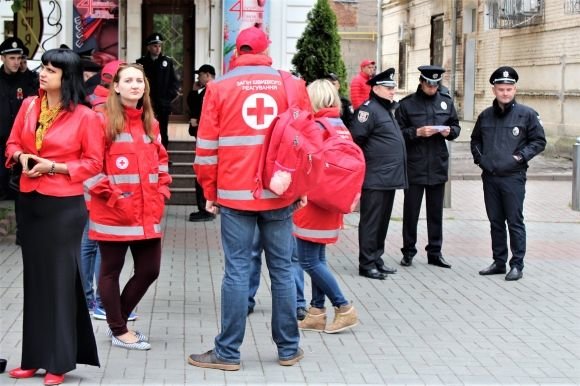 Новини Вінниці - фото з День Перемоги пройшов під гаслом «Путлер — Капут» (ФОТОРЕПОРТАЖ) День Перемоги пройшов під гаслом «Путлер — Капут» (ФОТОРЕПОРТАЖ), фото №3 на сайті 20minut.ua