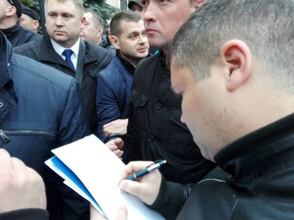 Під міськрадою знову гаряче. Кажуть про замінування (оновлене) на сайті 20minut.ua Під міськрадою знову гаряче. Кажуть про замінування (оновлене), фото №12 на сайті 20minut.ua