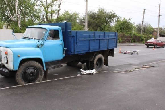 На Тяжилові водій вантажівки насмерть збив 10-річного велосипедиста (ФОТО), фото №4 на сайті 20minut.ua