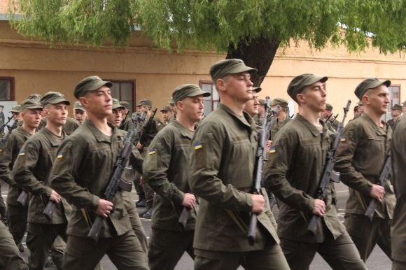У Вінниці відкрили пам’ятник загиблим нацгвардійцям (ФОТОРЕПОРТАЖ) на сайті 20minut.ua У Вінниці відкрили пам’ятник загиблим нацгвардійцям (ФОТОРЕПОРТАЖ), фото №28 на сайті 20minut.ua