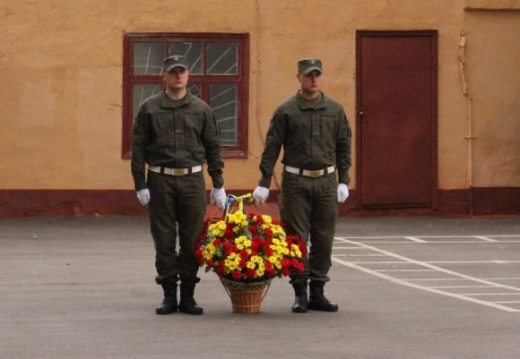 У Вінниці відкрили пам’ятник загиблим нацгвардійцям (ФОТОРЕПОРТАЖ) на сайті 20minut.ua У Вінниці відкрили пам’ятник загиблим нацгвардійцям (ФОТОРЕПОРТАЖ), фото №1 на сайті 20minut.ua
