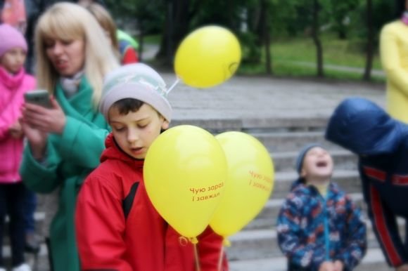“Глухота це не вирок”.  В парку батьки організували свято для своїх дітей з вадами слуху на сайті 20minut.ua “Глухота це не вирок”.  В парку батьки організували свято для своїх дітей з вадами слуху, фото №4 на сайті 20minut.ua