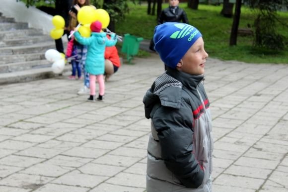 “Глухота це не вирок”.  В парку батьки організували свято для своїх дітей з вадами слуху на сайті 20minut.ua “Глухота це не вирок”.  В парку батьки організували свято для своїх дітей з вадами слуху, фото №3 на сайті 20minut.ua