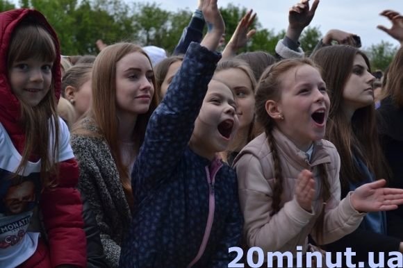 Як Кам’янець відривався під пісні MONATIK-а (ФОТО) на сайті 20minut.ua Як Кам’янець відривався під пісні MONATIK-а (ФОТО), фото №3 на сайті 20minut.ua