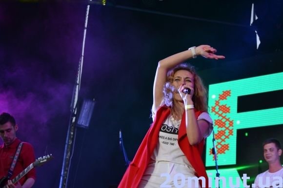 Як Кам’янець відривався під пісні MONATIK-а (ФОТО) на сайті 20minut.ua Як Кам’янець відривався під пісні MONATIK-а (ФОТО), фото №7 на сайті 20minut.ua