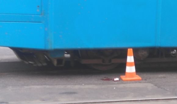 На Соборній водій «Лексуса» збив жінку. Її забрали до лікарні (ФОТО) на сайті 20minut.ua На Соборній водій «Лексуса» збив жінку. Її забрали до лікарні (ФОТО), фото №3 на сайті 20minut.ua