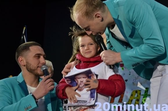 Як Кам’янець відривався під пісні MONATIK-а (ФОТО) на сайті 20minut.ua Як Кам’янець відривався під пісні MONATIK-а (ФОТО), фото №9 на сайті 20minut.ua